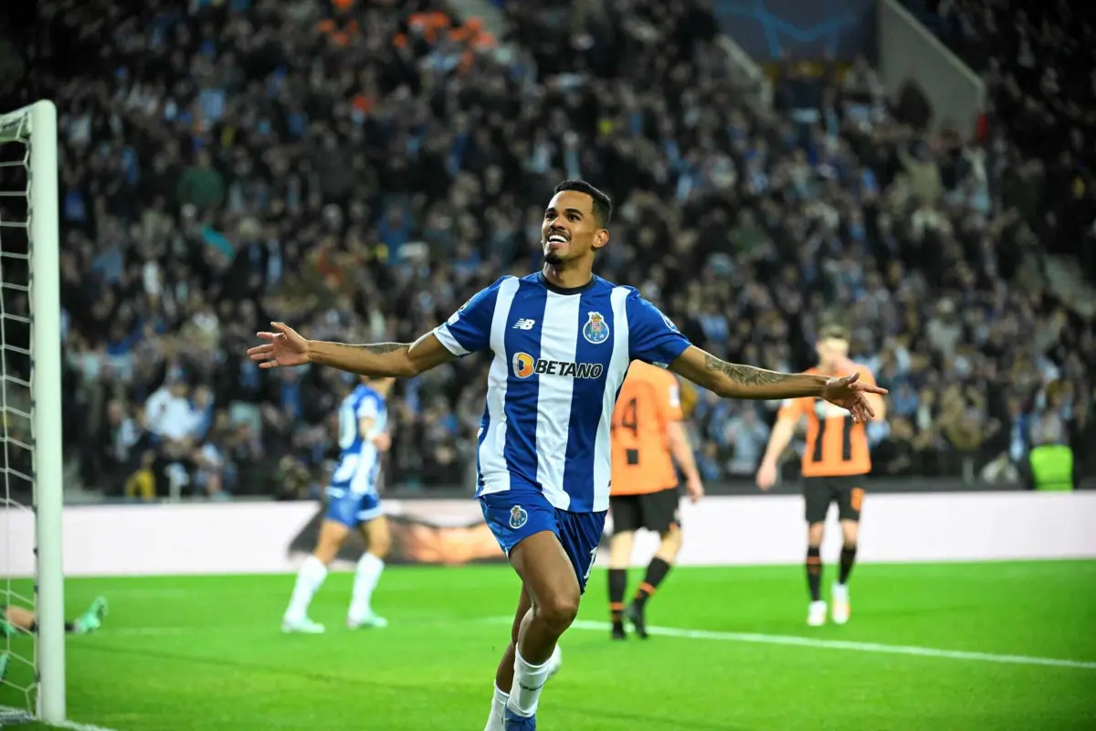 Galeno bisou e assistiu (Créditos: MIGUEL RIOPA / AFP)