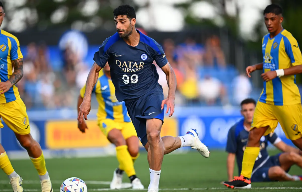 Taremi mostra serviço (Reprodução: Inter)