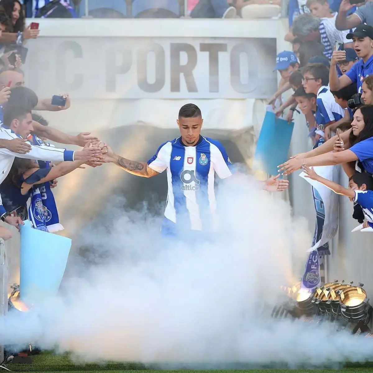 João Pedro com a camisola do FC Porto
