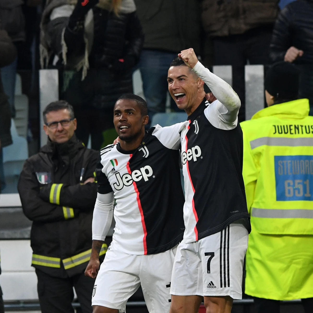 Douglas Costa e Ronaldo