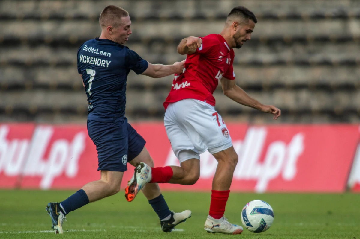 Imagem de contexto do artigo Santa Clara empata com o Larne, mas segue para o play-off da Liga Conferência