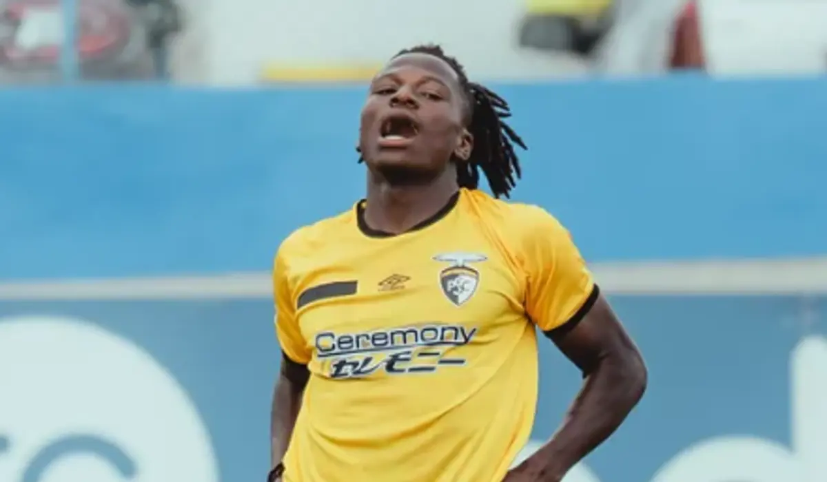 Samuca com a camisola do Portimonense