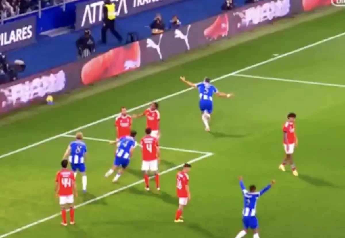 Imagem de contexto do artigo FC Porto-Benfica: Bednarek inaugurou assim o marcador