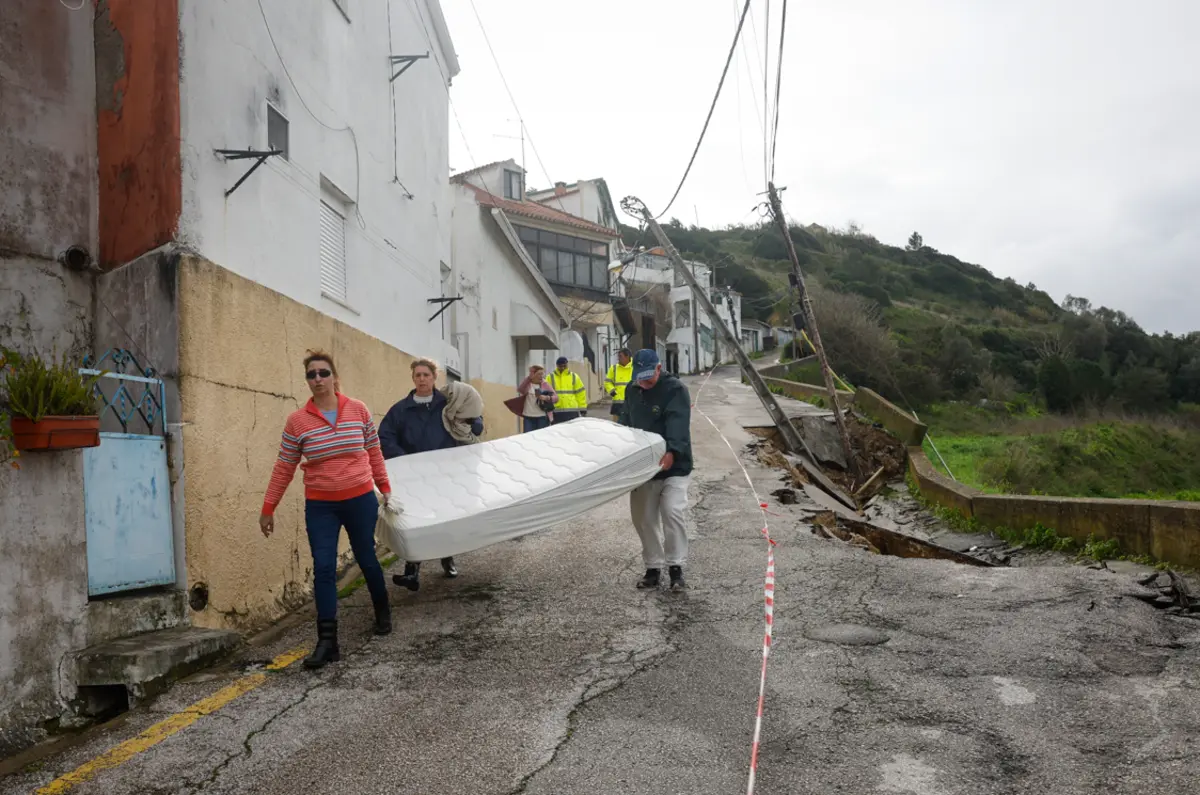 Almada também sofre com as consequências do mau tempo