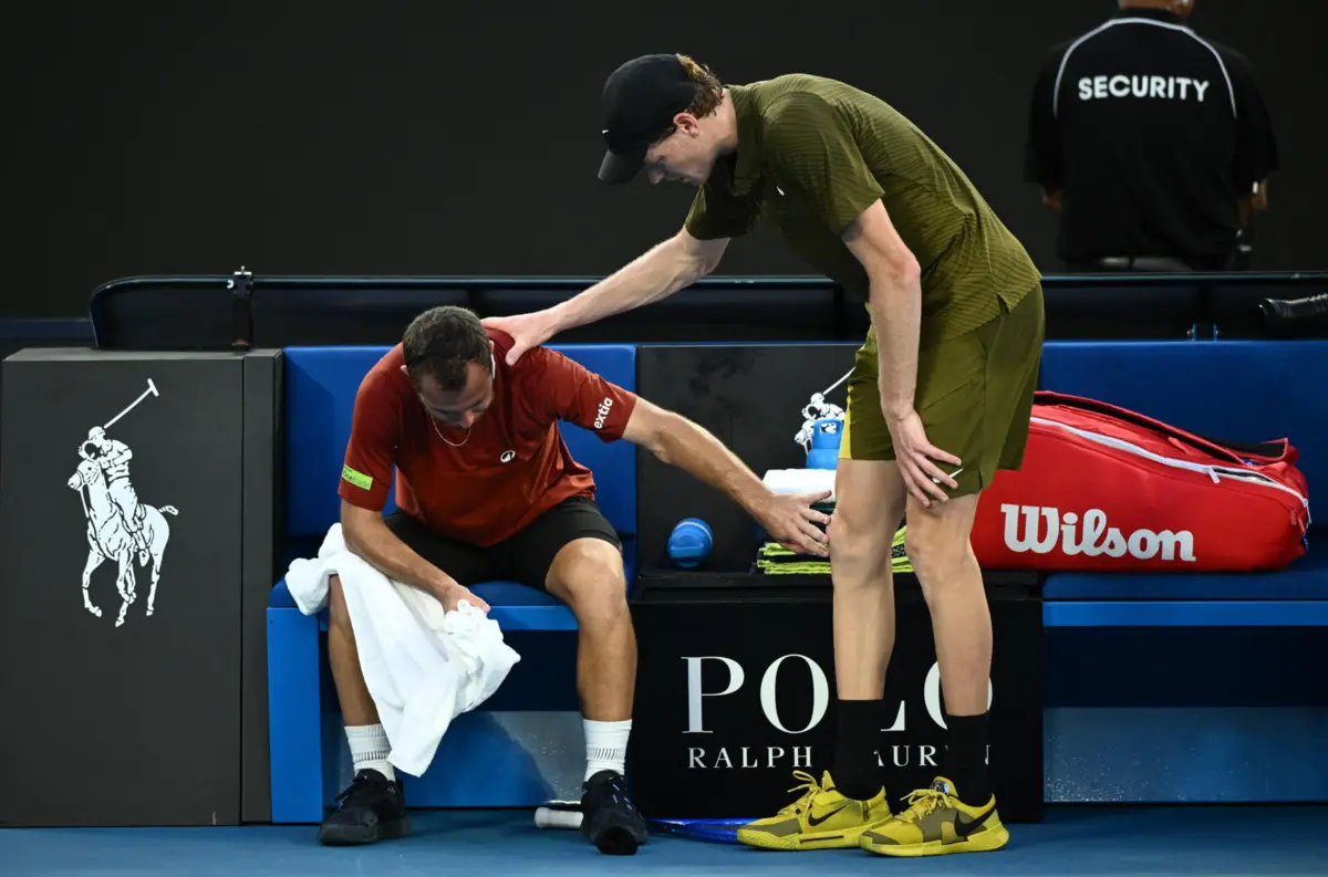 Jannik Sinner preocupou-se com o estado de saúde de Hugo Gaston