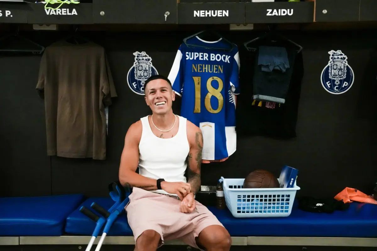 Imagem de contexto do artigo Nehuén Pérez está de volta ao Olival e FC Porto registou os sorrisos