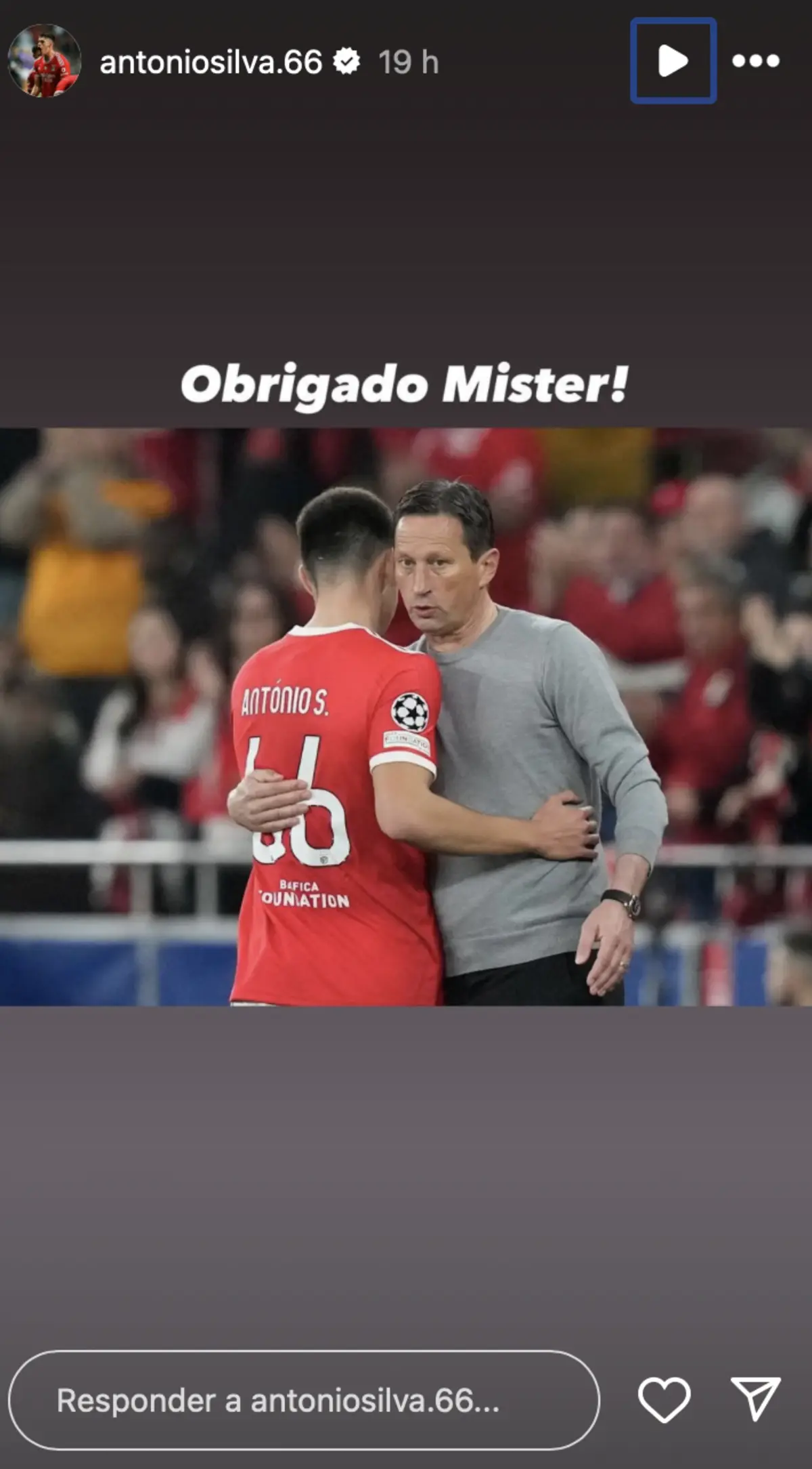 Imagem de contexto do artigo Quatro jogadores despediram-se publicamente de Schmidt