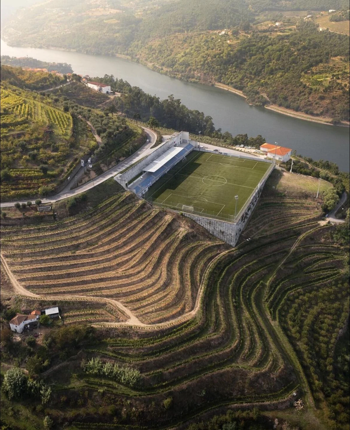 Imagem de contexto do artigo Estádio nas encostas do Douro é um sucesso nas redes sociais