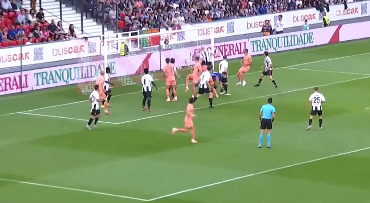 Imagem de contexto do artigo Bednarek estreia-se a marcar ao serviço do FC Porto. Veja o lance