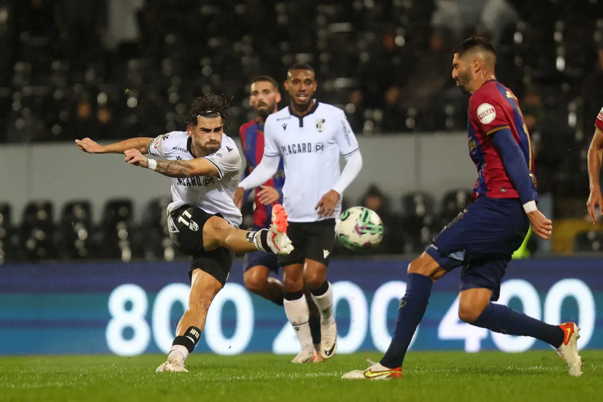 Jota Silva, jogador do V. Guimarães (Fotografia: Ivan Del Val/Global Imagens)