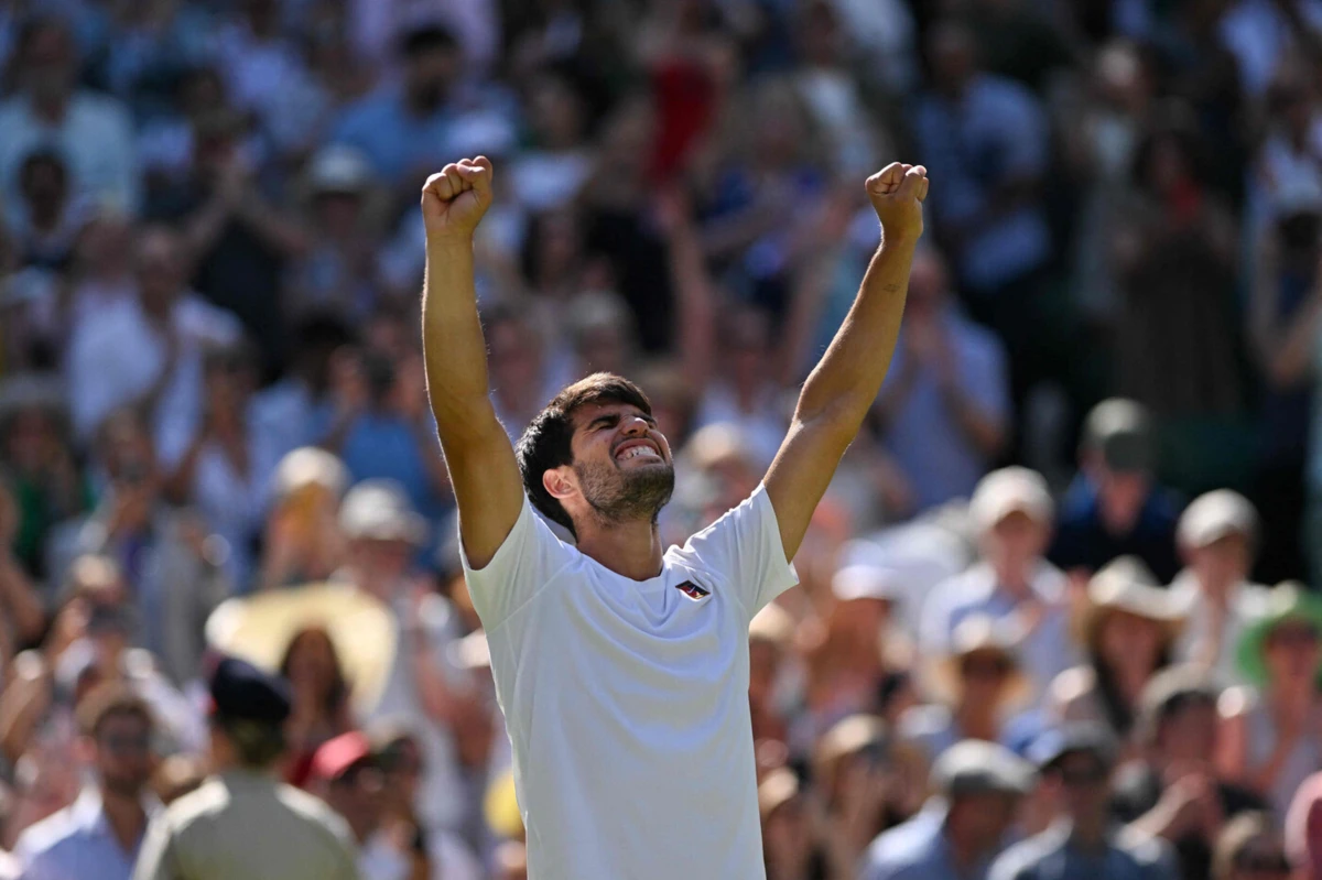 Carlos Alcaraz apurou-se para a final de Wimbledon (créditos: AFP)