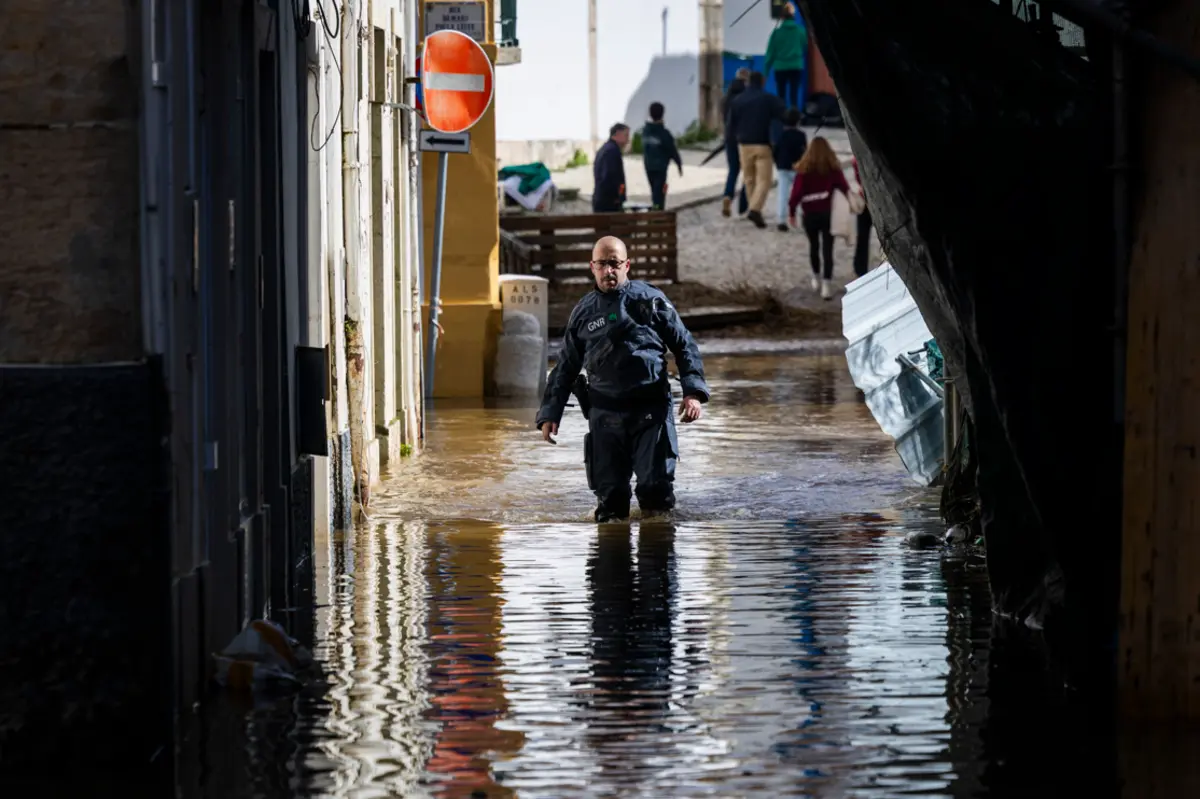 Mau tempo tem provocado várias inundações