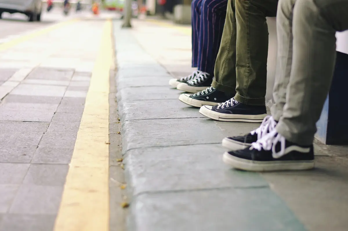 Imagem de contexto do artigo Dores nas costas? Caminhar ajuda, mas há um número de minutos a cumprir