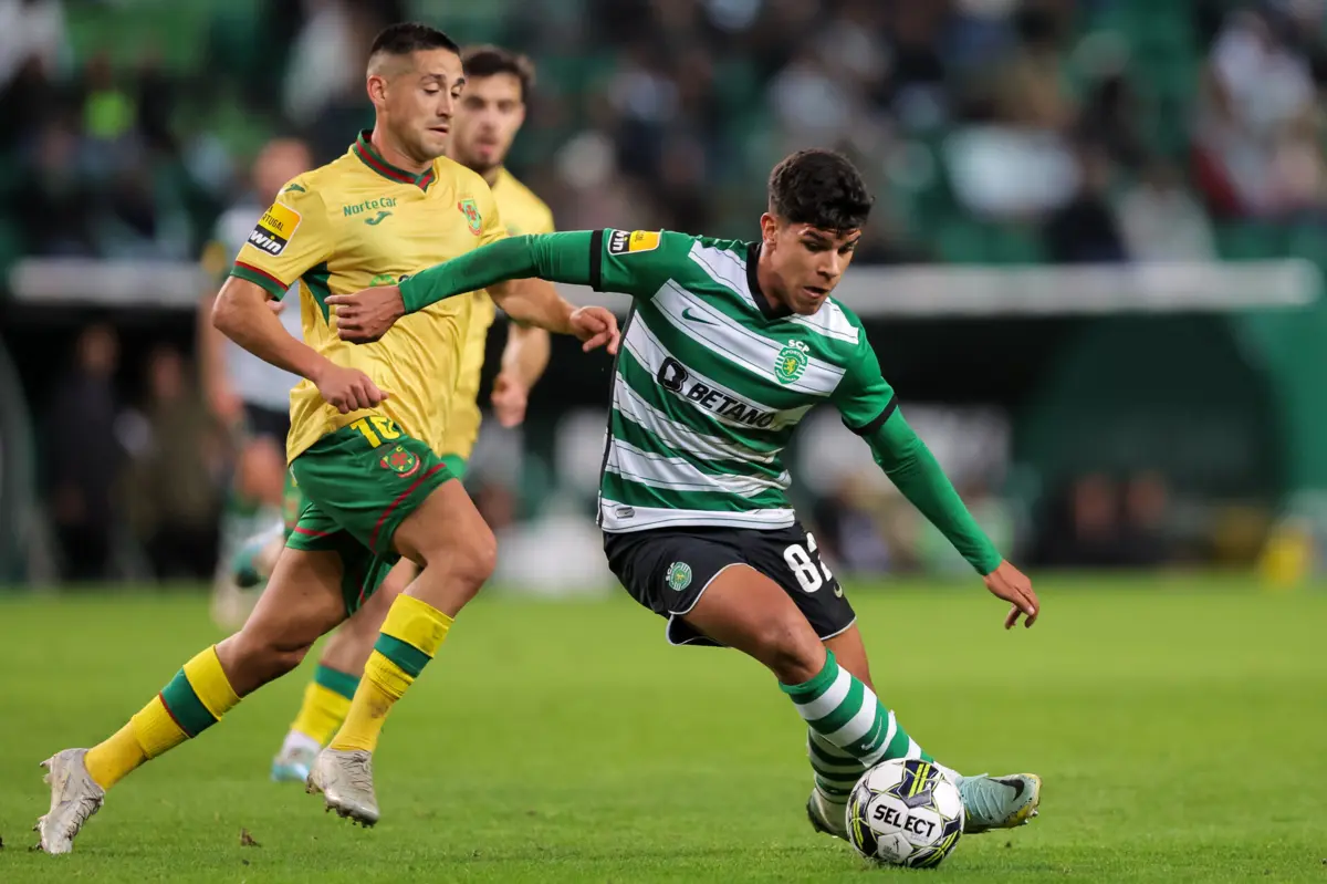 Mateus Fernandes com a camisola do Sporting