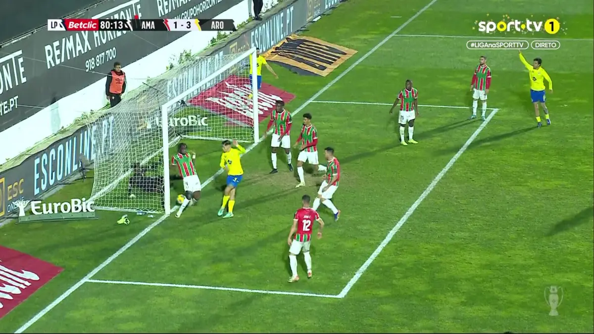 Imagem de contexto do artigo Arouca com mais um marca três golos e dá a volta ao jogo com o Estrela. Veja os golos