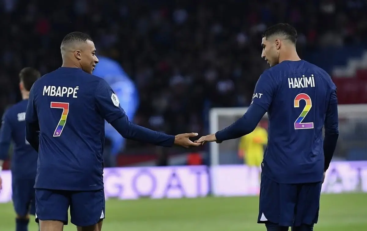 Mbappé e Hakimi, quando jogavam juntos no PSG