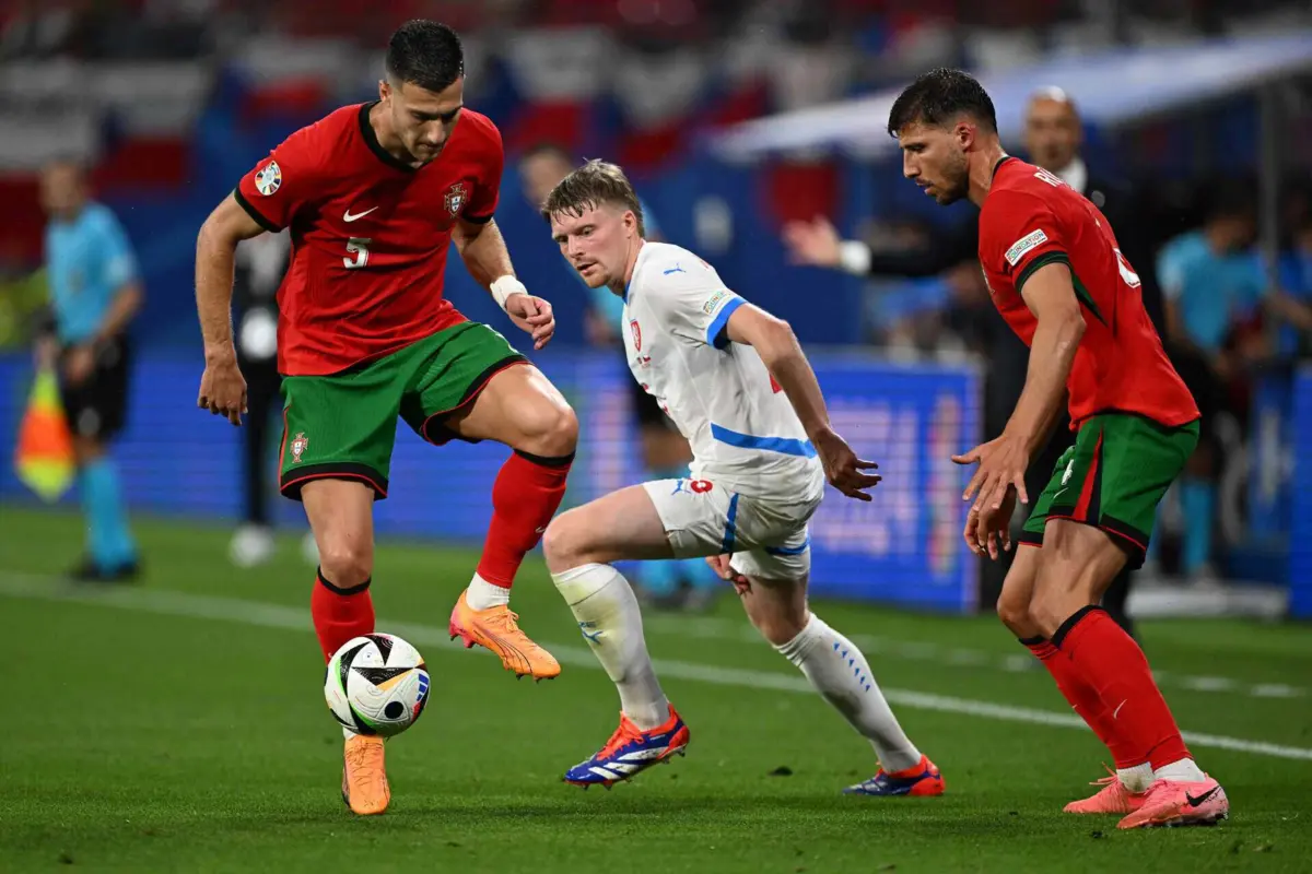 Dalot (créditos: PATRICIA DE MELO MOREIRA / AFP)