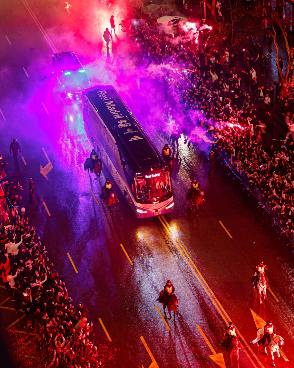 Imagem de contexto do artigo Ambiente ao rubro na receção ao autocarro do Real Madrid antes do dérbi