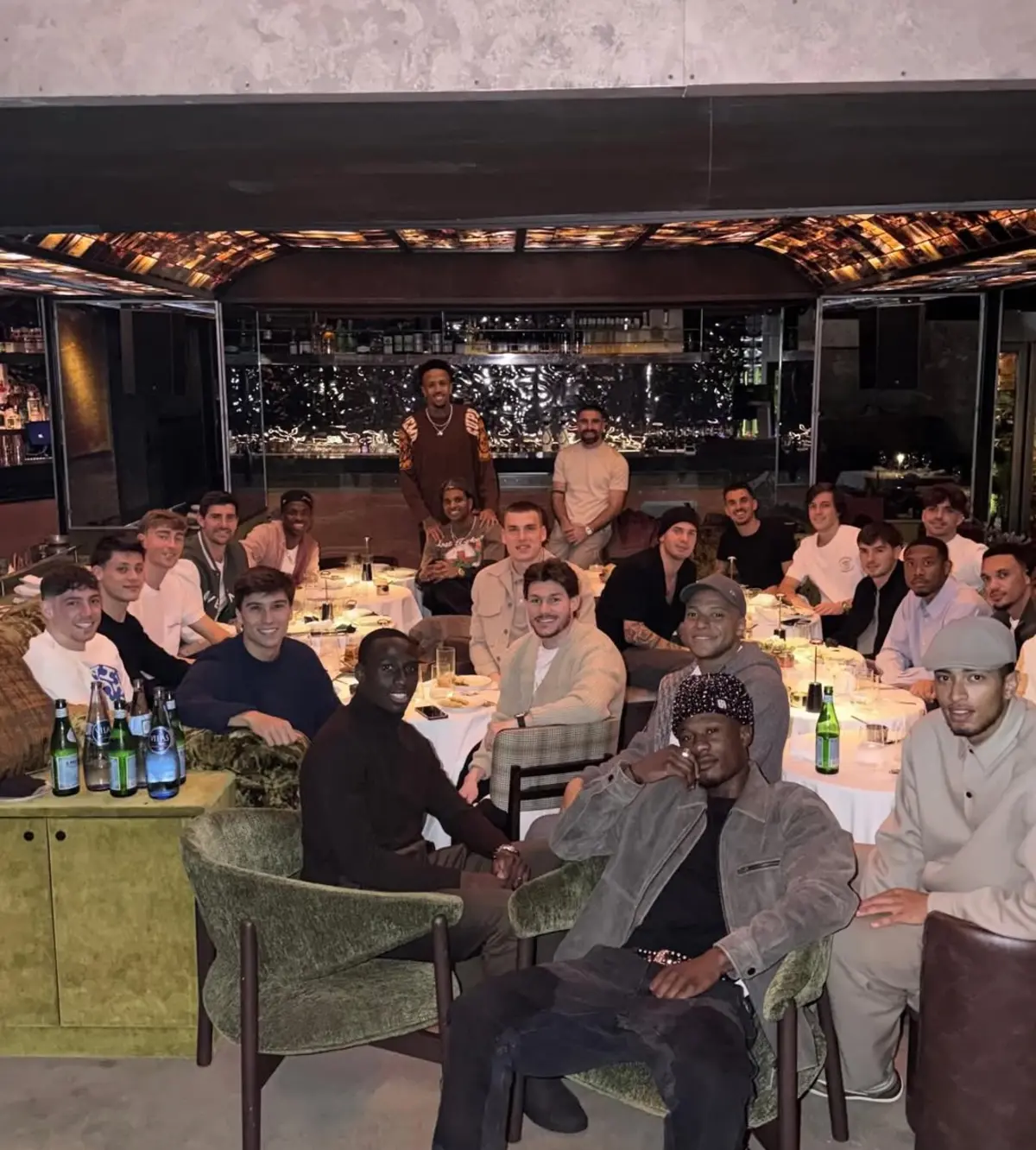 Imagem de contexto do artigo Jogadores do Real Madrid foram jantar juntos e dizem estar unidos