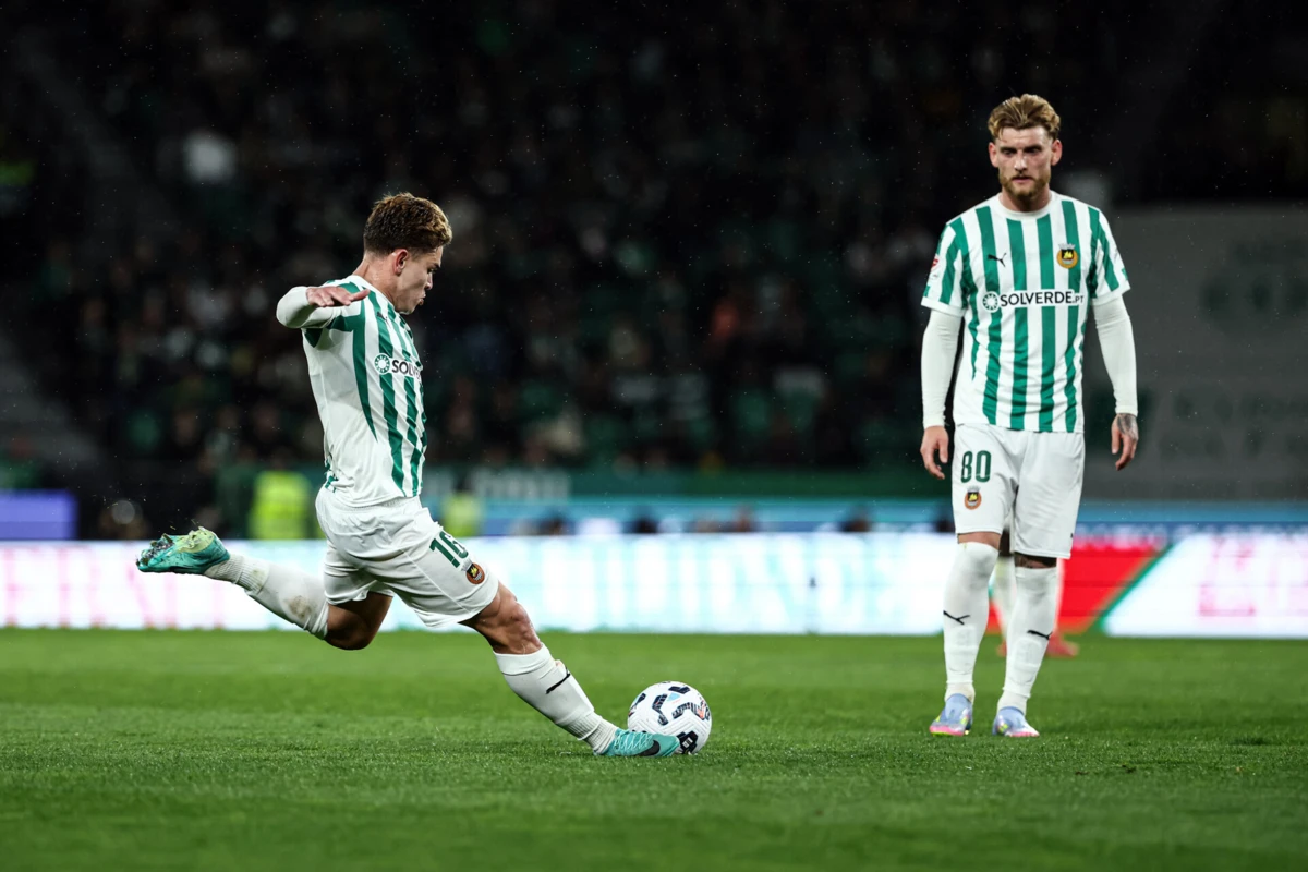 Rio Ave perdeu por 2-0 em Alvalade (Créditos: Mário Vasa)