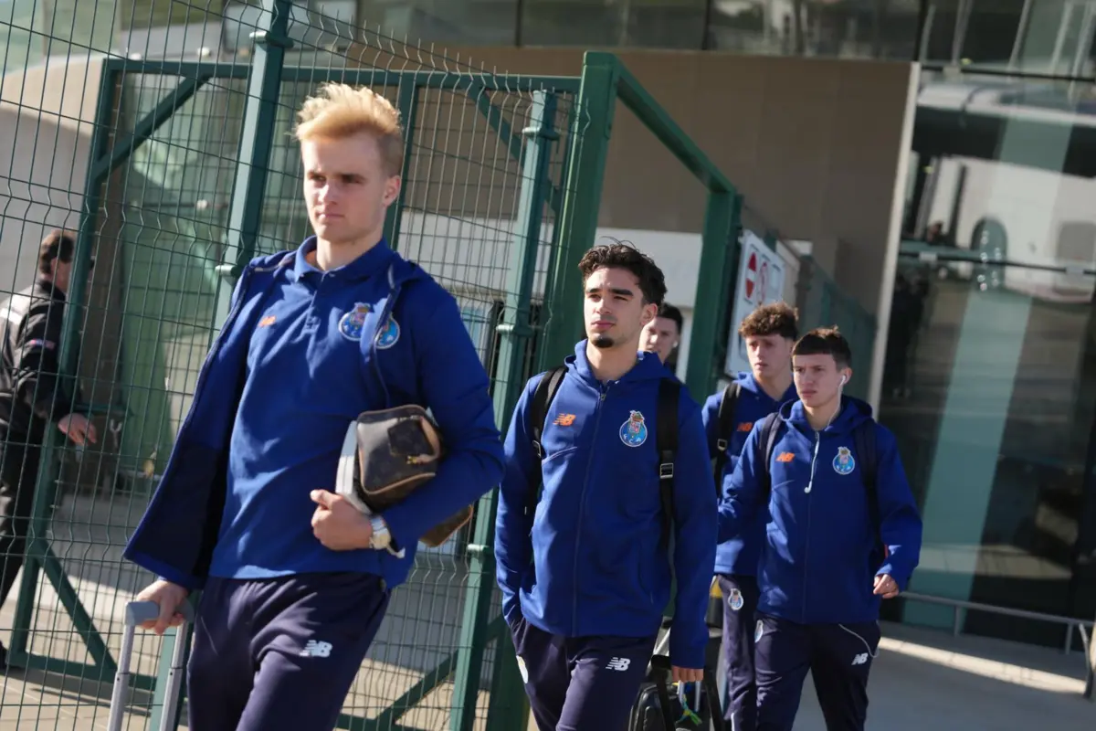 Mateus Mide, ao centro