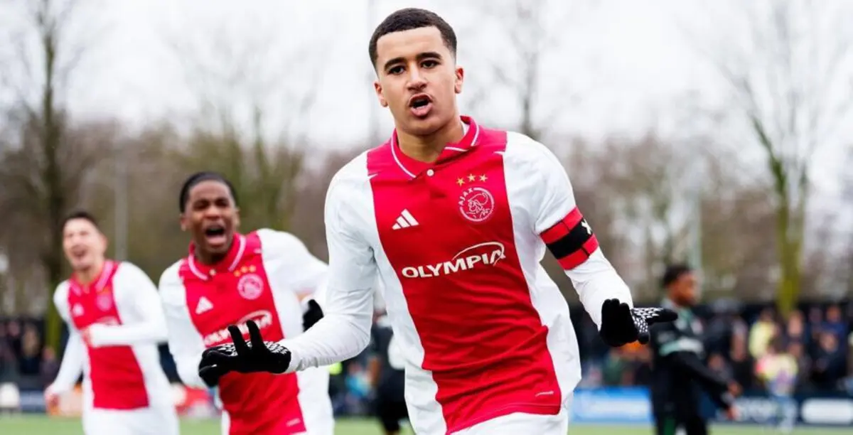 Imagem de contexto do artigo Promessa do Ajax chumba exames médicos e Real Madrid cancela contratação