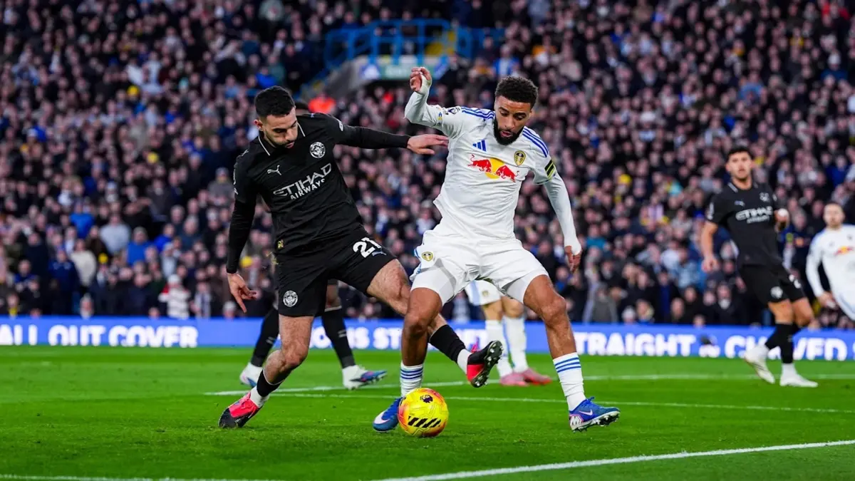 Ait-Nouri foi um dos jogadores do City que aproveitou a pausa para comer