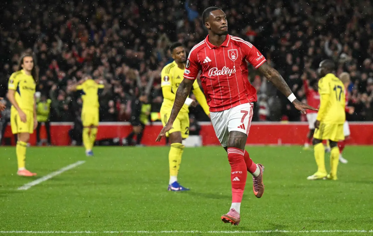 Callum Hudson-Odoi marcou para o Nottingham Forest