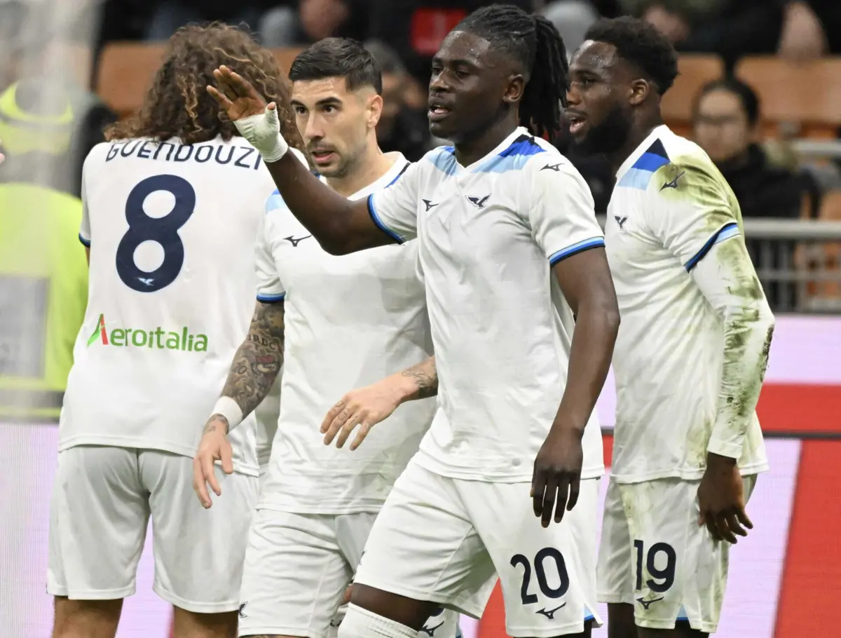 Imagem de contexto do artigo Milan perde com Lázio com um penálti na compensação e ouvem-se assobios nas bancadas