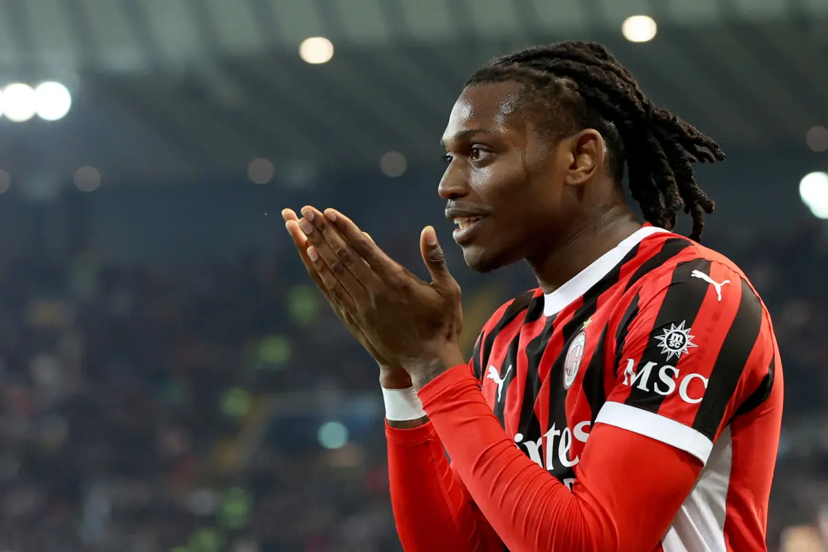 Rafael Leão, jogador do Milan (créditos: EPA)