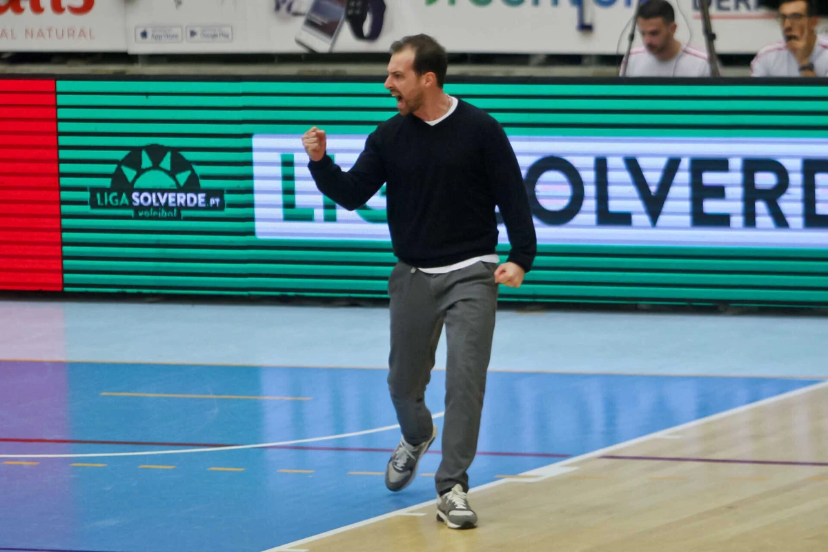 Imagem de contexto do artigo Miguel Coelho, treinador do FC Porto: "Estou de rastos, preciso de dois dias de folga..."