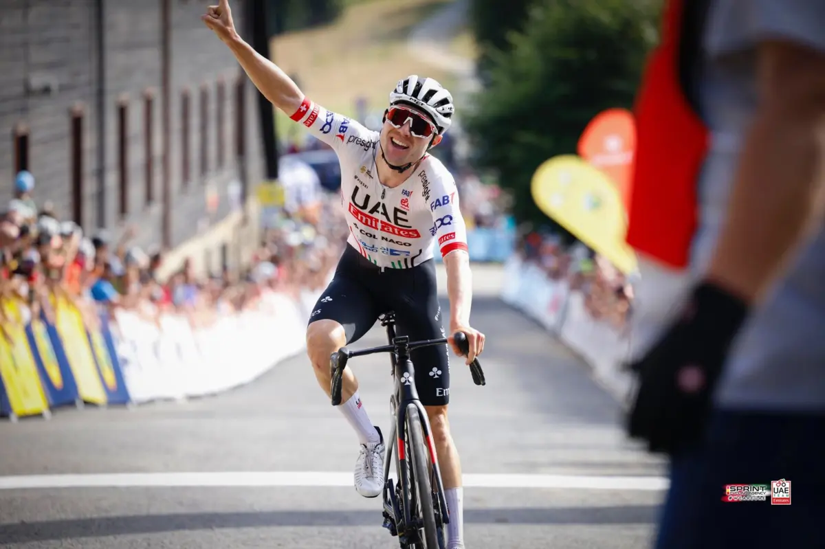 Marc Hirschi (Créditos: UAE Emirates)