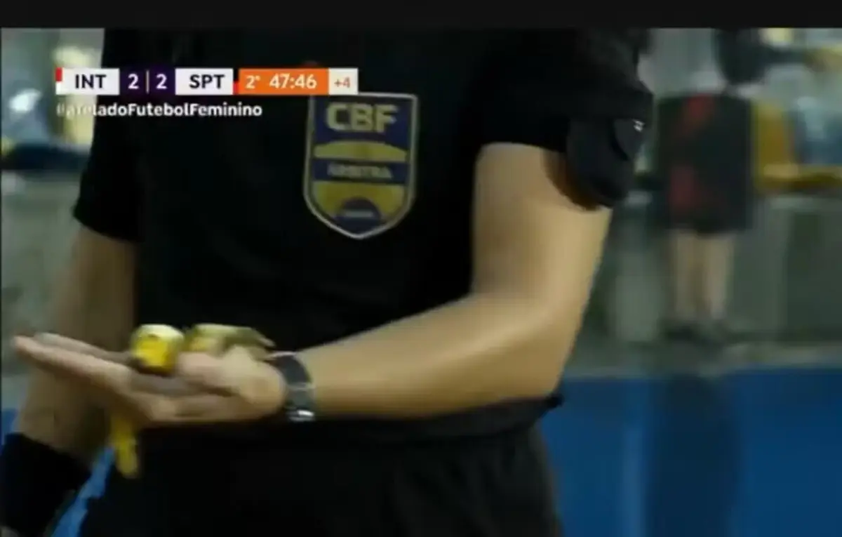 Imagem de contexto do artigo CBF denuncia caso de racismo: atiraram casca de banana para o banco de suplentes