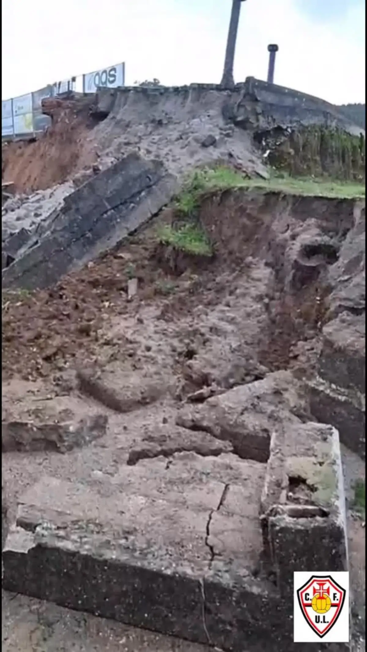 Imagem de contexto do artigo Parte de bancada do estádio do União de Lamas aluiu devido à tempestade