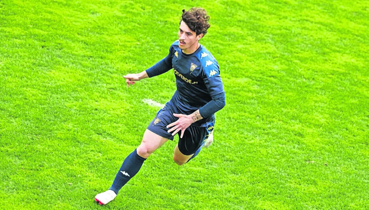 Imagem de contexto do artigo Jovic já recuperou de lesão no Estoril e regressa frente ao FC Porto