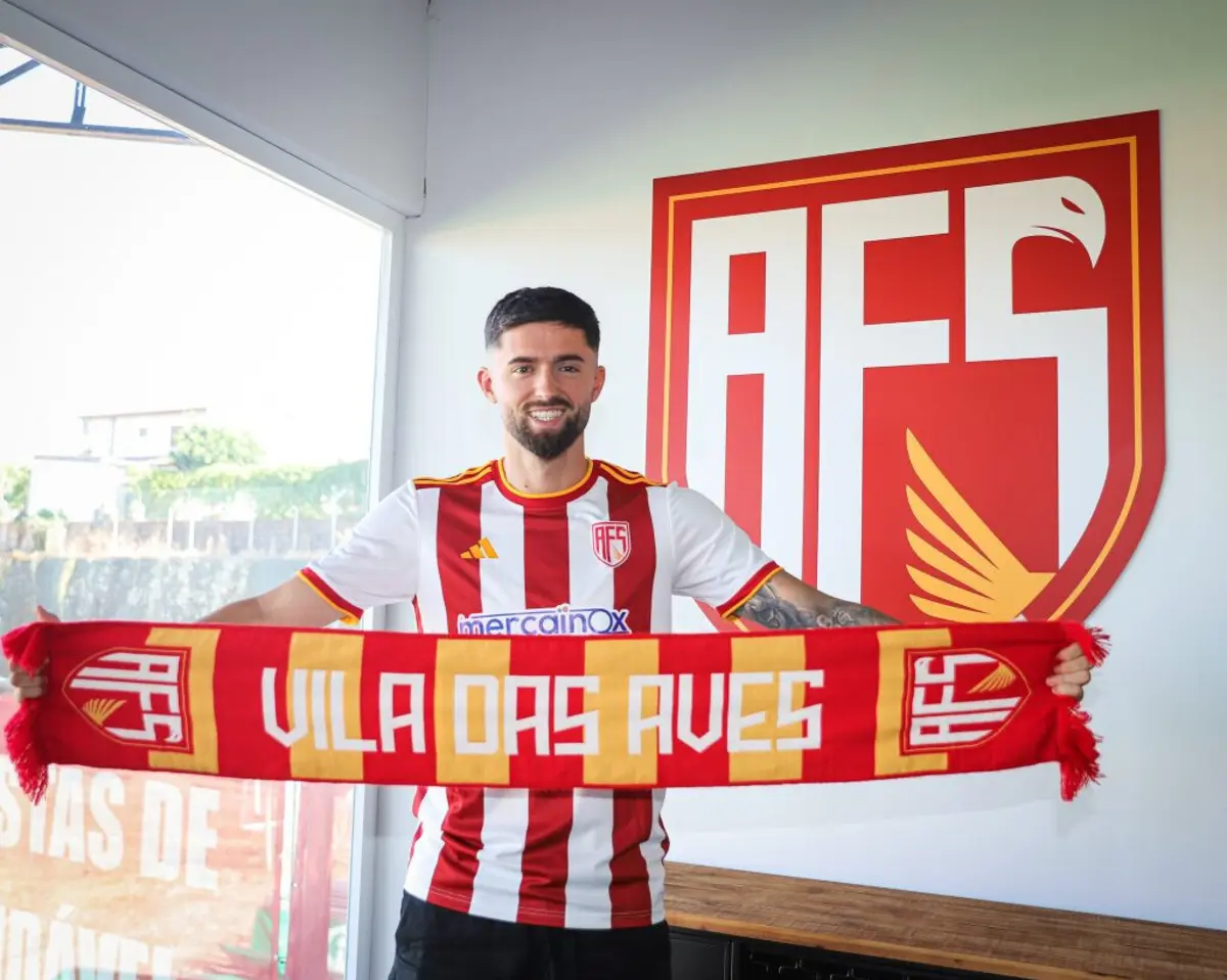 Imagem de contexto do artigo Jordi Escobar no Aves SAD: "Creio que vou ter uma adaptação fácil"