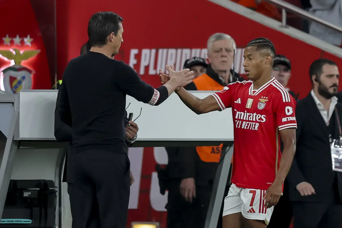 Roger Schmidt e David Neres (Créditos: Gerardo Santos/Global Imagens)