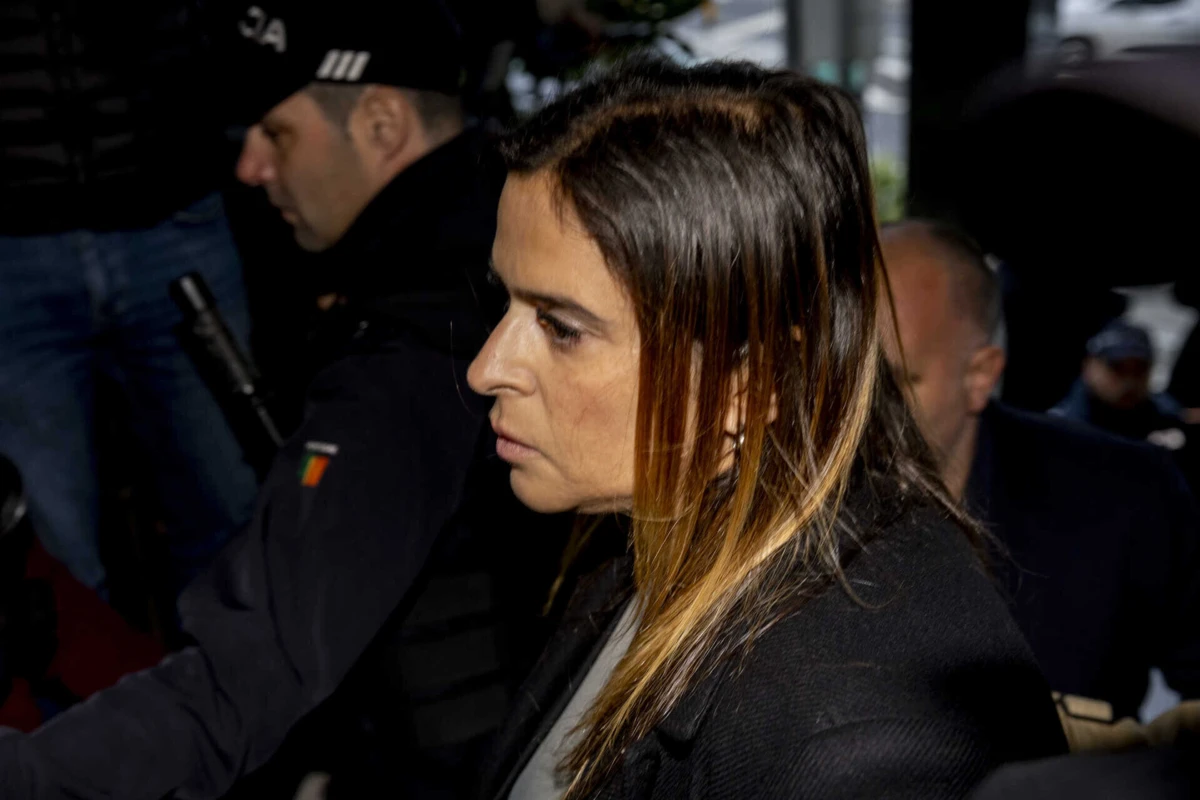 Imagem de contexto do artigo Sandra Madureira: "Povo reserva-se ao direito de apedrejar sem dó nem piedade..."