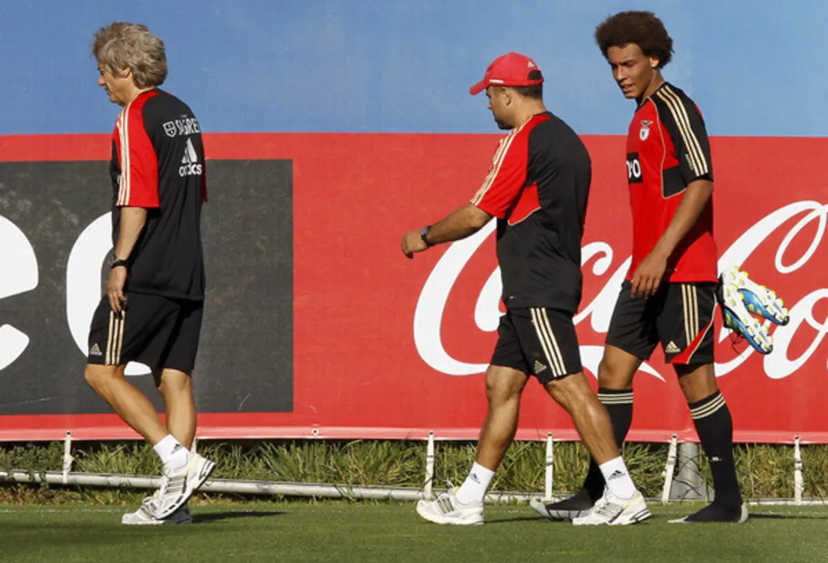 Witsel num treino do Benfica a 14 de julho de 2011, um dia depois de ser apresentado como reforço