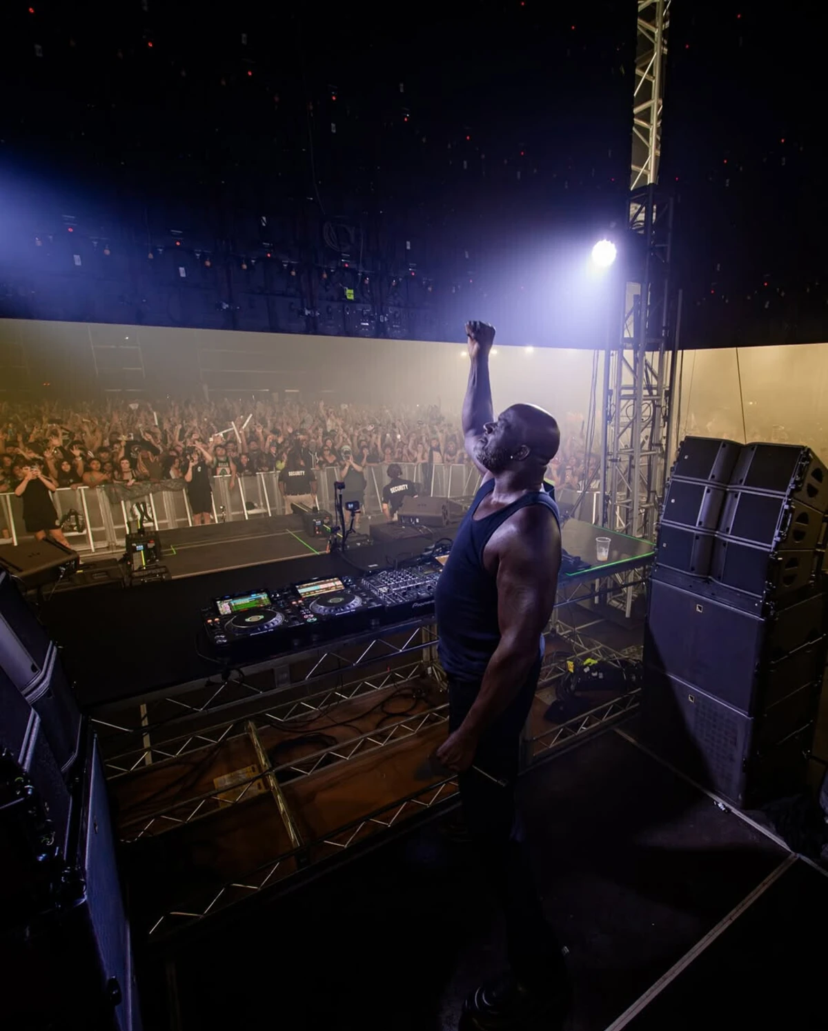 Imagem de contexto do artigo Shaquille O'Neal vai atuar como DJ no festival Lollapalooza de 2026