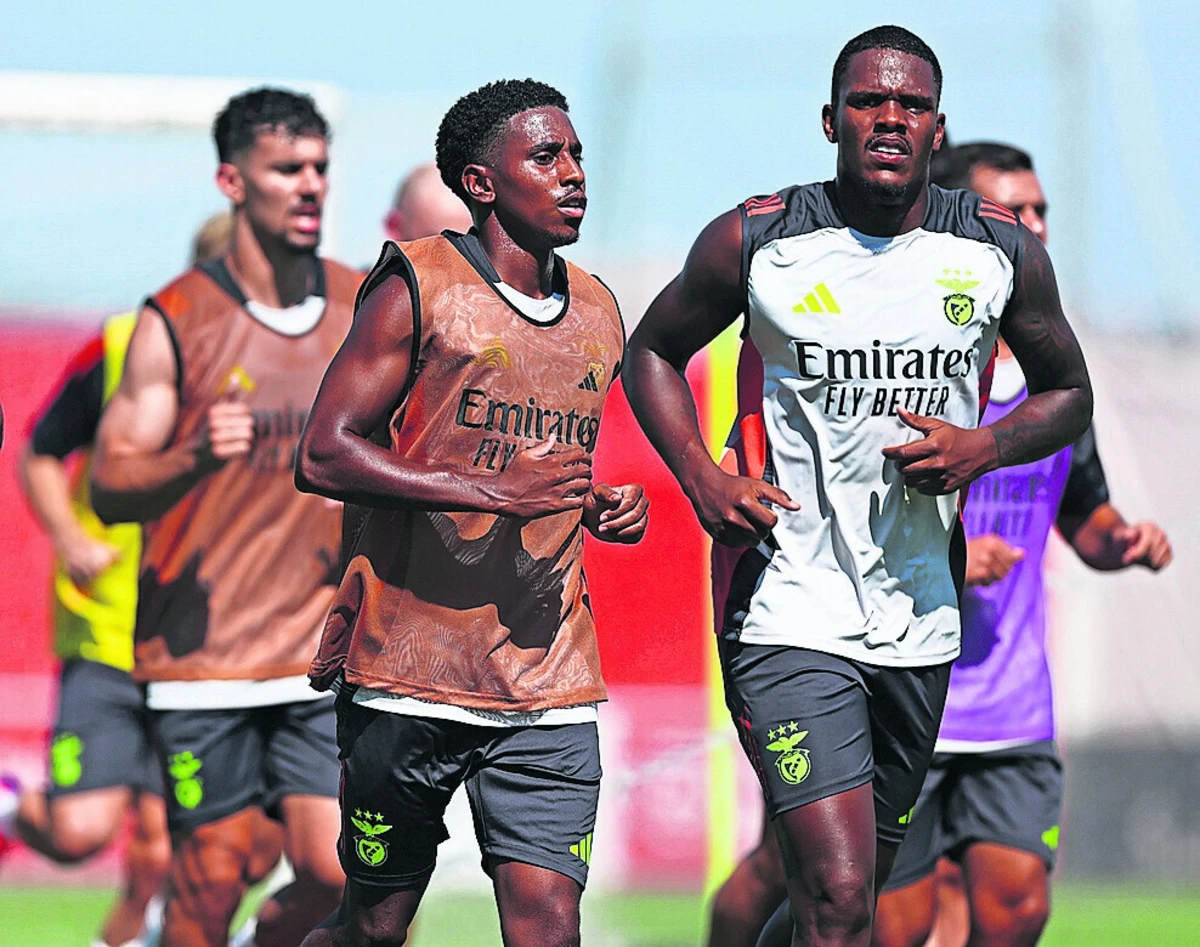 Leandro Barreiro e Gustavo Marques afinam o físico para a nova época (Créditos: SL Benfica)