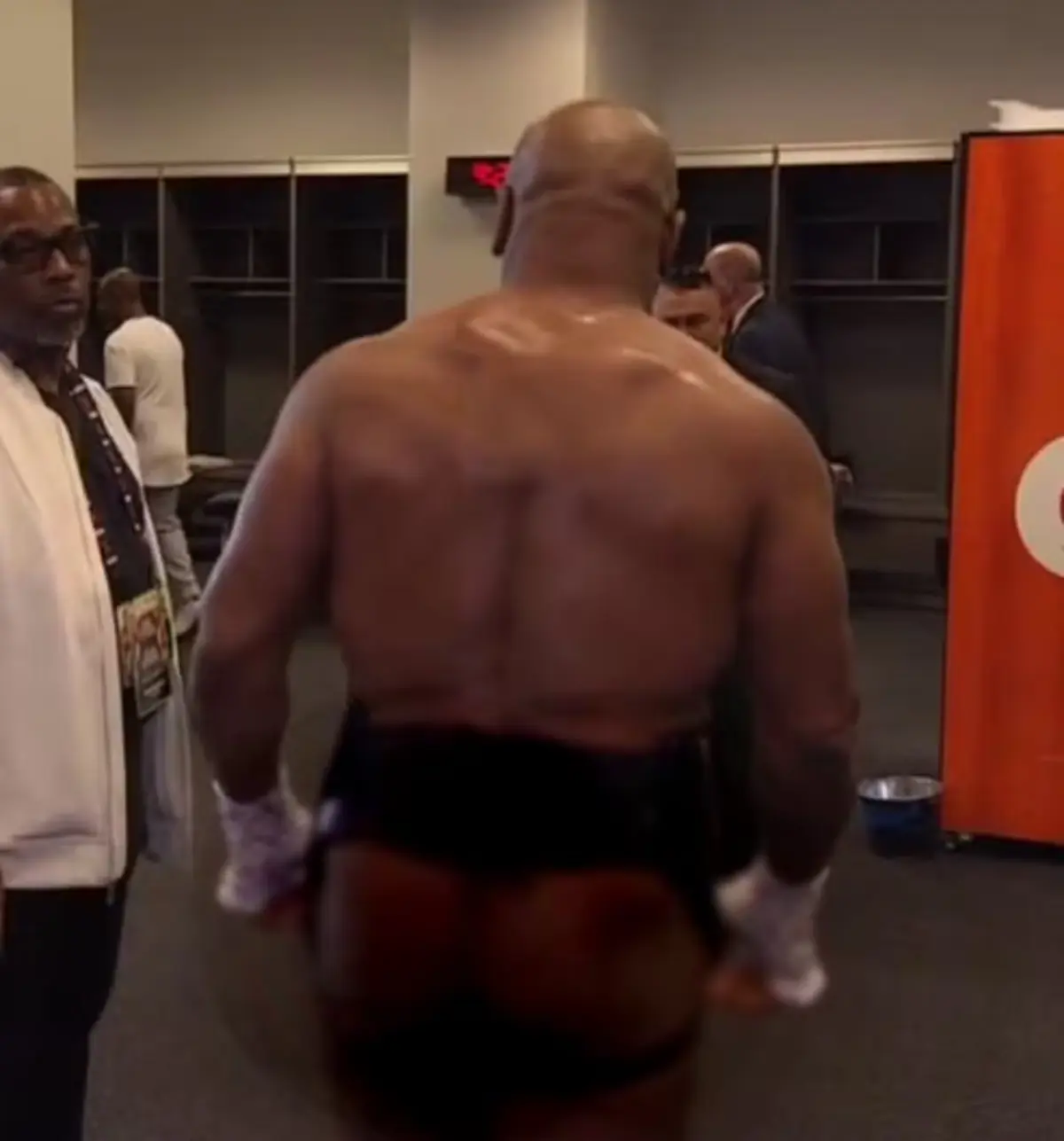 Imagem de contexto do artigo Antes do combate, o rabo de Mike Tyson tornou-se viral nas redes sociais