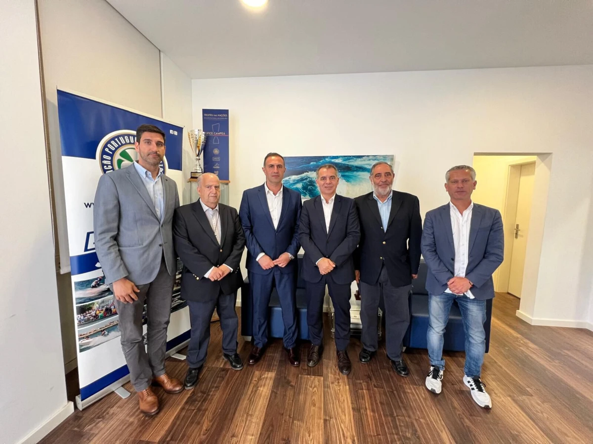 Pedro Dias ao lado de Paulo Ferreira, ao centro na foto