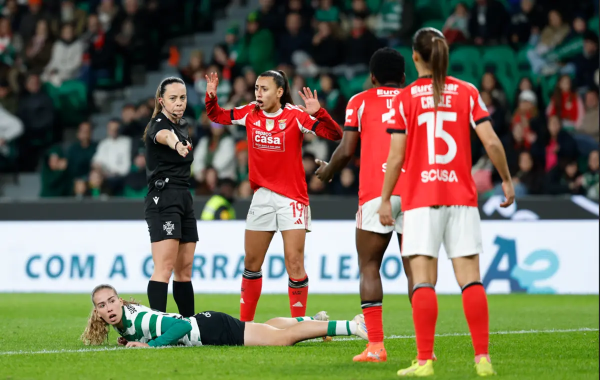 Ana Afonso dirigiu o dérbi