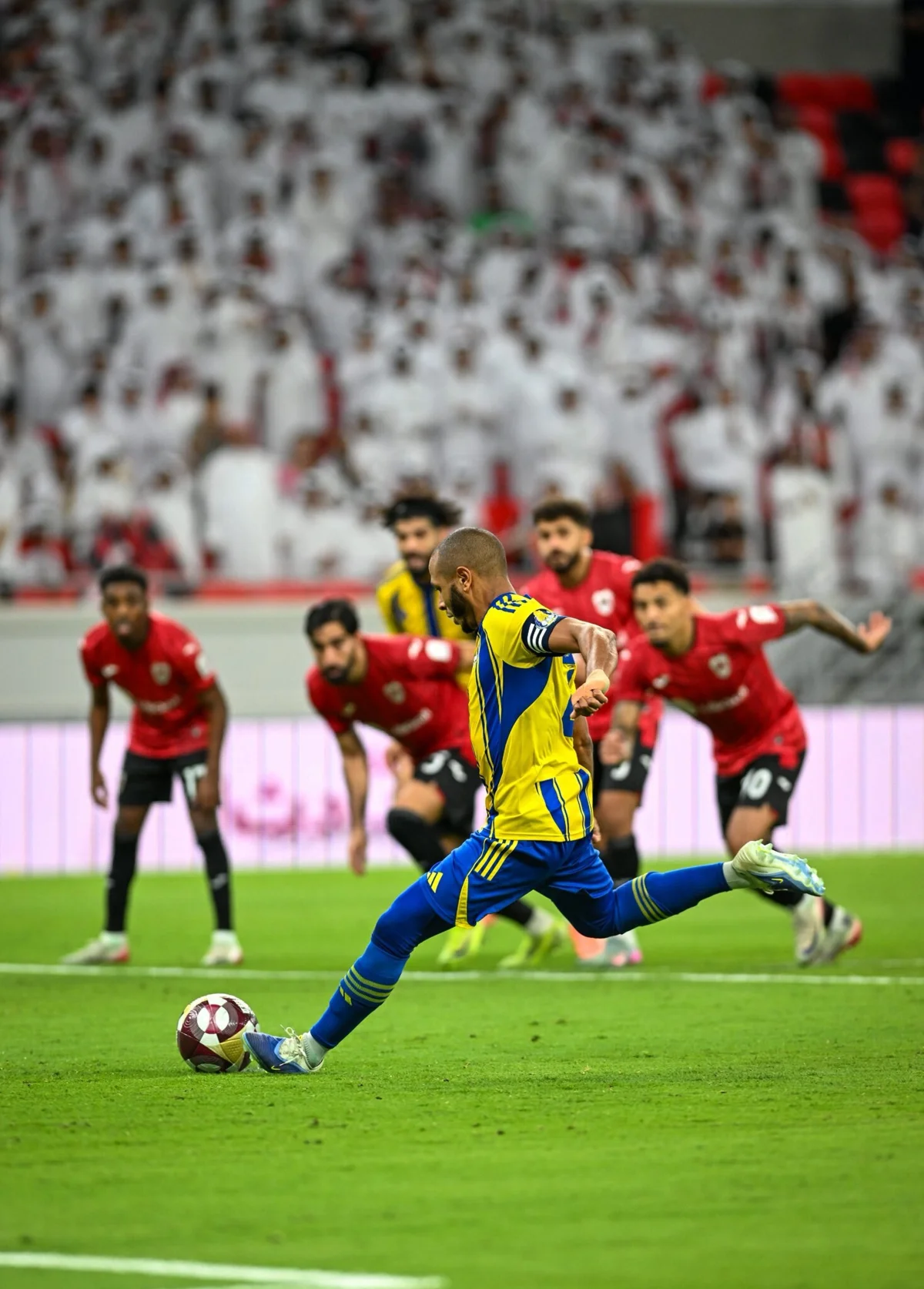 Brahimi marcou o golo da vitória, de penálti