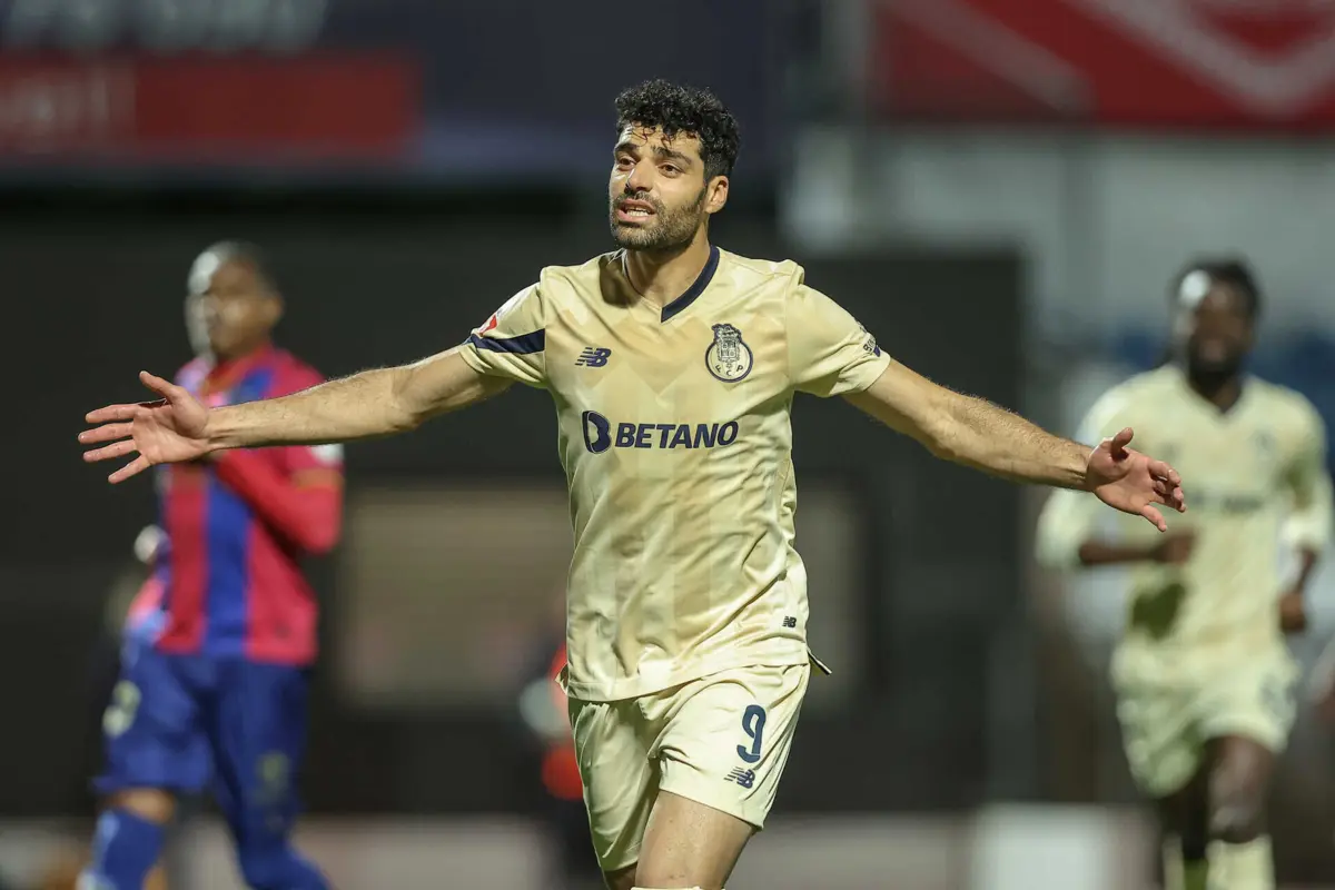 Imagem de contexto do artigo "Taremi? O que muda muitas vezes é a imagem que se passa das pessoas..."