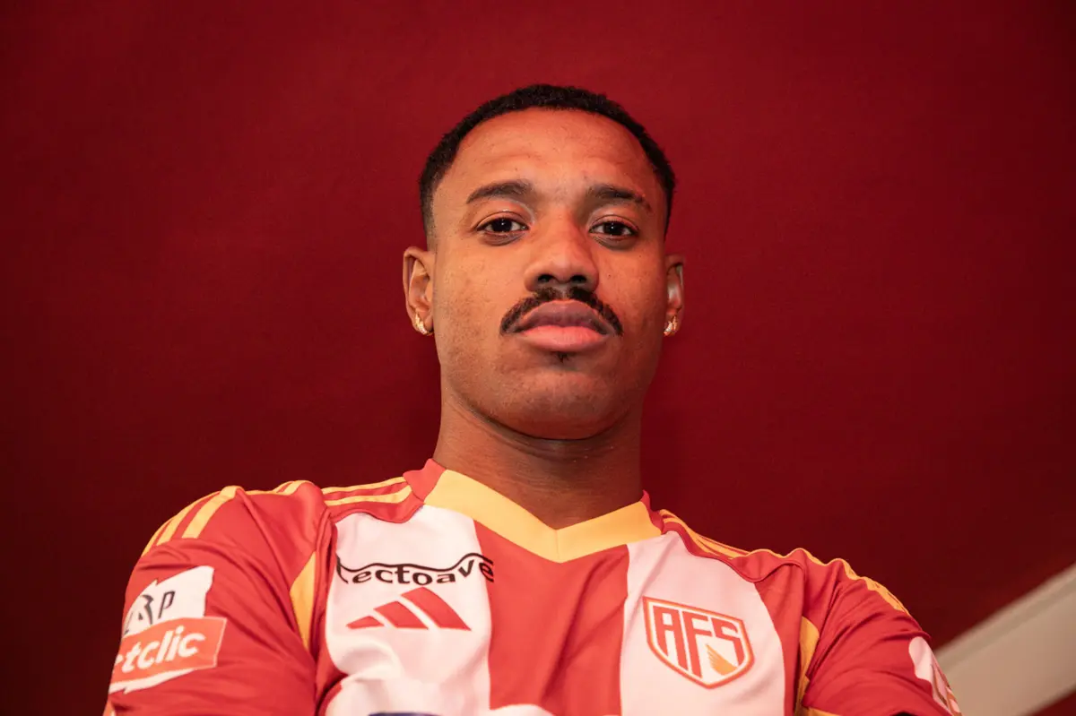 Imagem de contexto do artigo Mateus Pivô no Aves SAD: "A primeira reação foi ligar para a minha esposa"