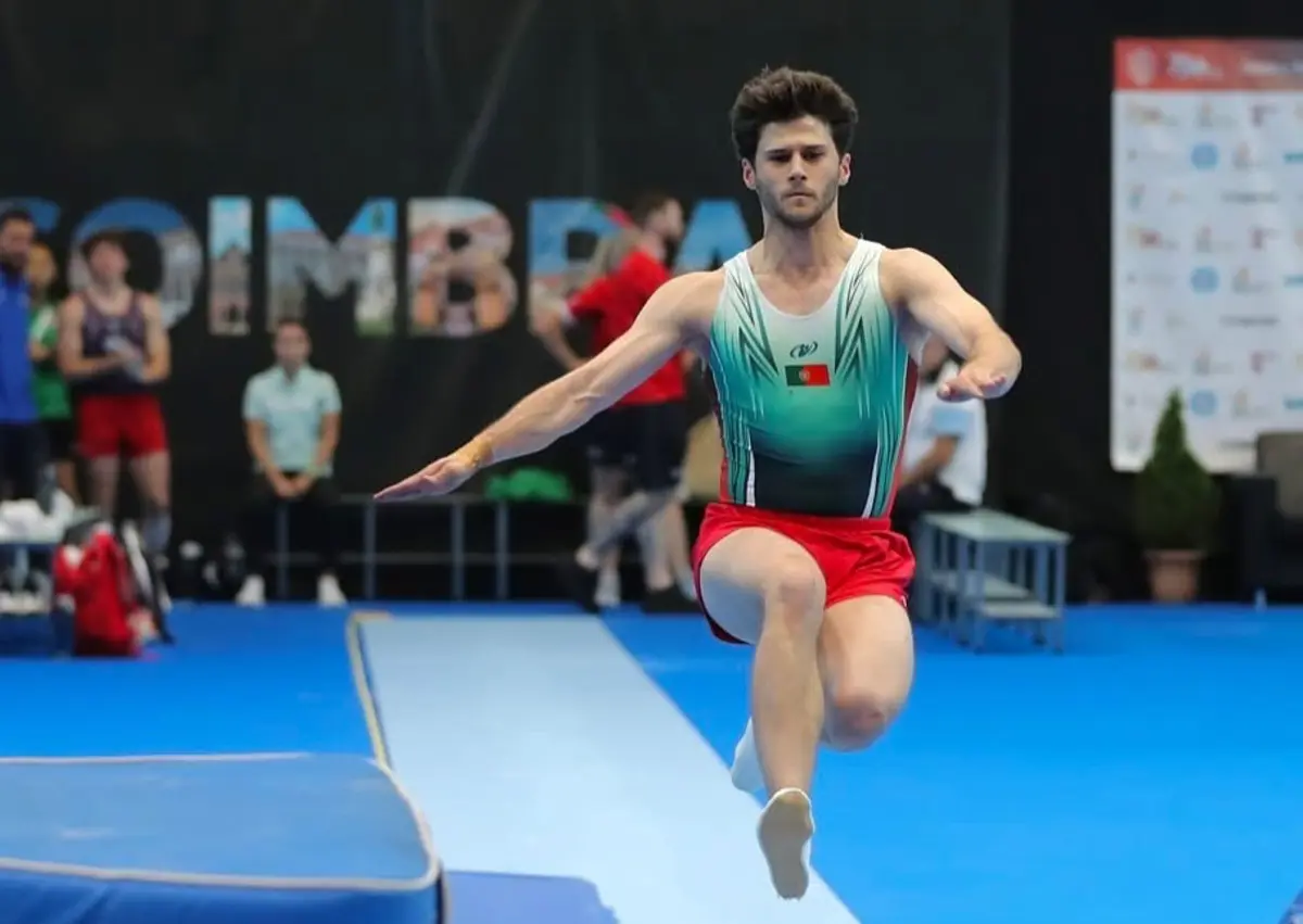 Tranpolins A corrida que o levou a uma lesão no pulso.