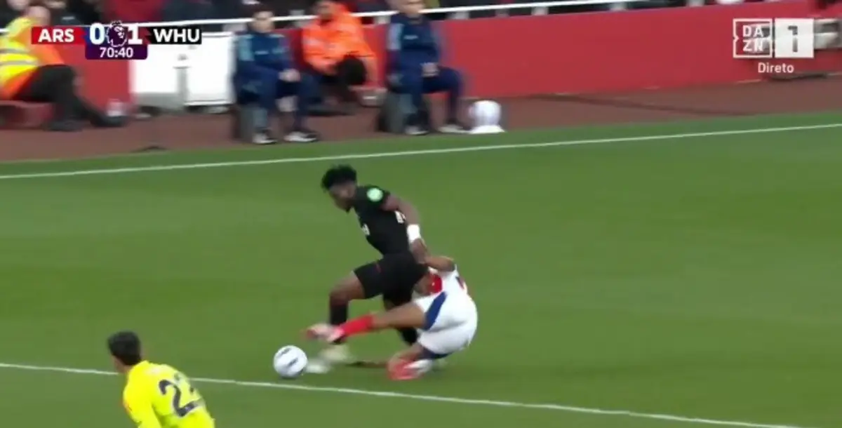 Imagem de contexto do artigo Arsenal reduzido a dez perde com West Ham: veja o golo e a expulsão