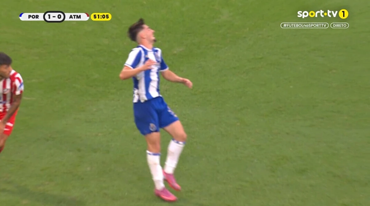 Imagem de contexto do artigo Martim Fernandes deixou o FC Porto-Atlético de Madrid com queixas físicas